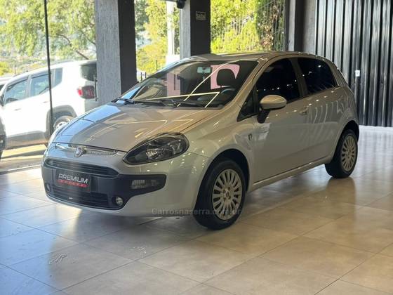 FIAT PUNTO 1.4 ATTRACTIVE ITALIA 8V FLEX 4P MANUAL FIAT PUNTO 1.4 ATTRACTIVE ITALIA 8V FLEX 4P MANUAL